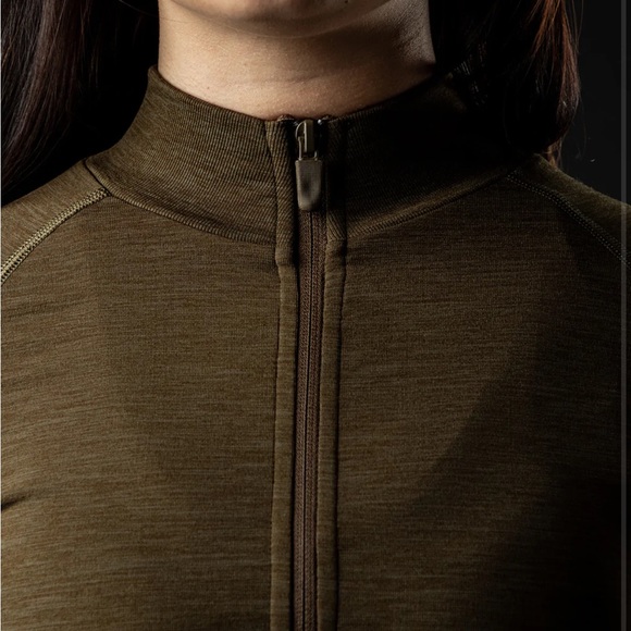 Alphalete amplify jacket in canteen - Picture 11 of 16